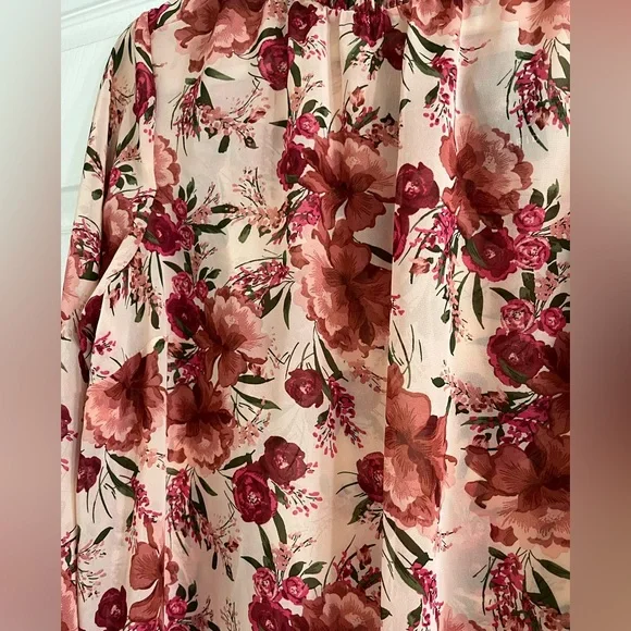 Torrid Size 2 Floral Blouse 🩷 NEW WITH TAGS - Picture 4 of 12